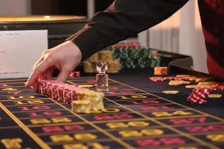 Slot Machine Reels Spinning Bonus Round Mobile Phone
